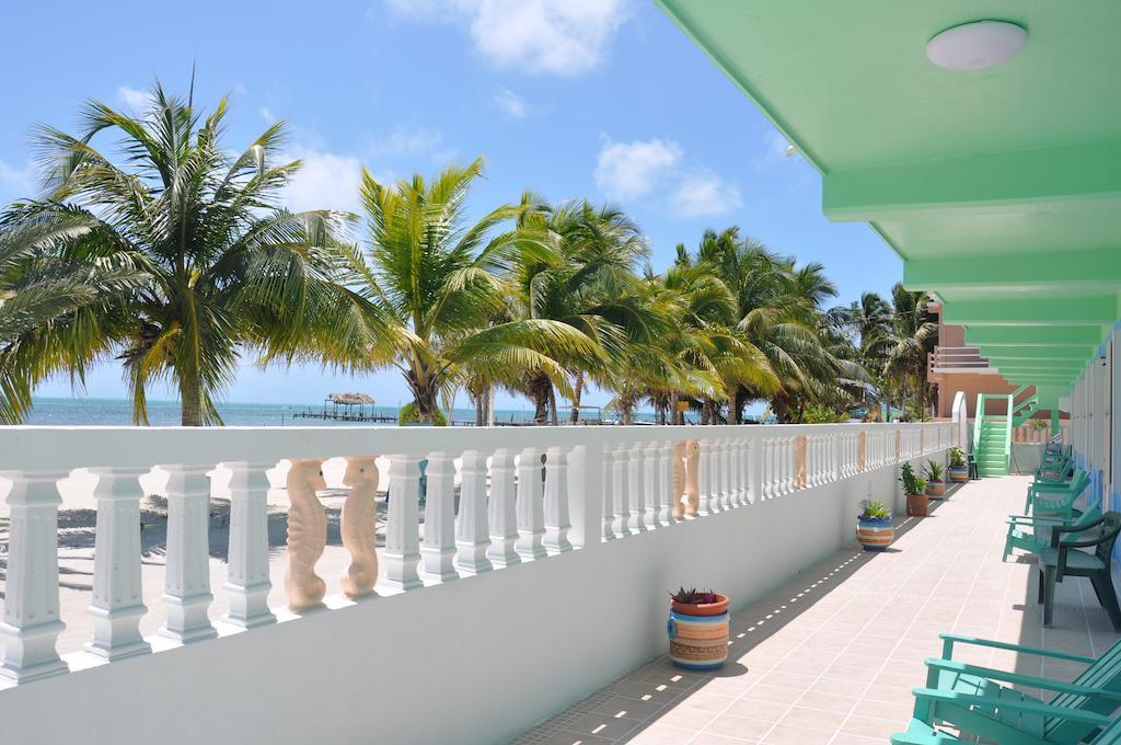 Rainbow Hotel Caye Caulker Extérieur photo