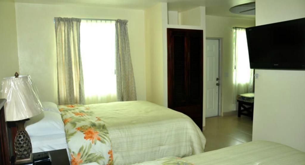 Rainbow Hotel Caye Caulker Extérieur photo